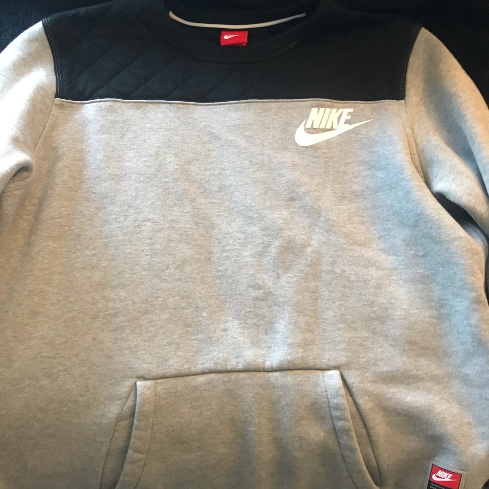 Women’s Nike Sweatshirt